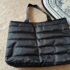 ナイロン キルティング トートバッグ 黒PC入れに