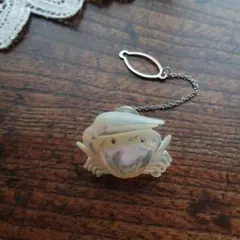 貝細工 ピンブローチ 蟹モチーフ レトロ シェル 白蝶貝 カニ