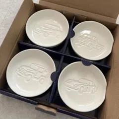 トヨタ名車コレクション　絵柄が浮き出る醤油皿　車　４枚セット