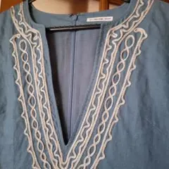 VIVIENNE TAM 五分袖ワンピース 刺繍入り ブルーのサムネイル