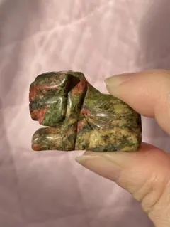 【表情が可愛い!】　ユナカイト　トラ　タイガー　天然石　彫物　カービング　置物