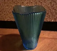 花瓶　ブルー
