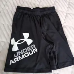 Under Armour ブラック ハーフパンツ YMD140