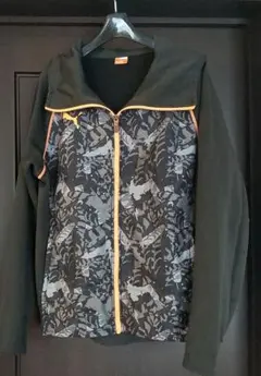 PUMA 迷彩柄 フード付きスウェットパーカー