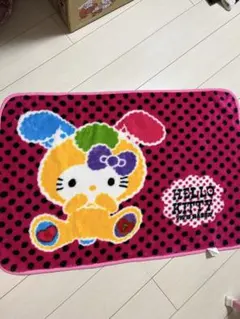 ☆ハローキティ☆ひざ掛け毛布のサムネイル