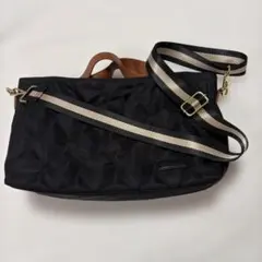 リズデイズ　ナイロン黒ショルダーバッグ