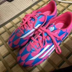 F10 HG　ソーラーピンク×コアホワイト　adidasスパイク