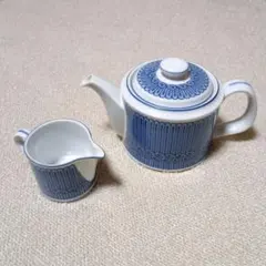 青と白のストライプ ティーポットとクリーマーセット