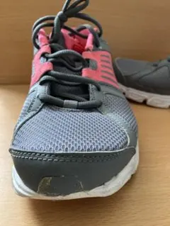 Nike ランニングシューズ グレー/ピンク訳ありのサムネイル