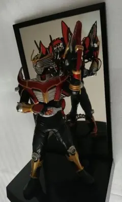 e◻︎仮面ライダー◻︎　龍騎サバイブ　フィギュア