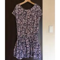 イーハイフン　花柄フレアスリーブワンピース　M