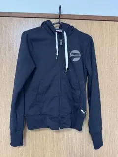 Puma ブラック フード付きパーカー