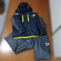 未使用品　ダイワ　フィッシングスーツ　上下セットDW-3105(ブラック) ダイワ ゴアテックス フィッシングスーツ上下セット DAIWA DAIWA