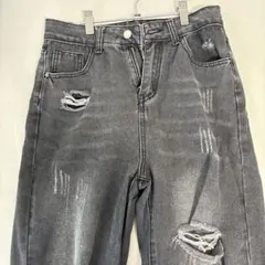 ダメージジーンズ