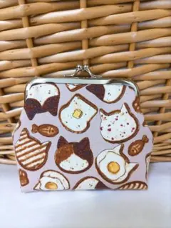 ☆ハンドメイドがま口ポーチ　ねこブレッド☆