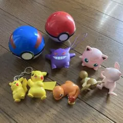 ポケモン　フィギュア　キーホルダー等　9点まとめ売り　ピカチュウ　ゲンガー他