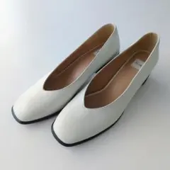 ELIN　パンプス　白　チャンキーヒール
