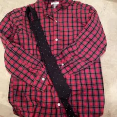 OLDNAVYのチェックシャツ&ドットネクタイ