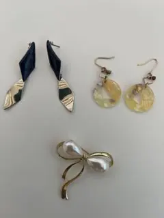 ネイビーとイエローのピアスセット ブローチ 3点まとめ売り