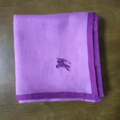 【新品未使用】BURBERRY バーバリーハンカチ　パープル　ロゴ刺繍入り