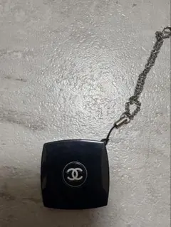 CHANEL 折りたたみ コンパクト ミラー 黒 チェーン付き