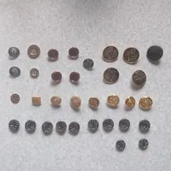 装飾ボタン 昭和レトロ　ヴィンテージ 金 銀 メタル まとめ売り　33個