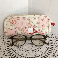 ♬ピンクのメガネケースorポーチ【プラ板入り】♬パッチワークハンドメイド