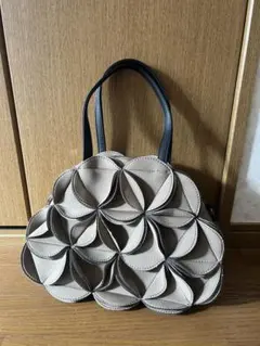 La Rochelle ライトグレー トートバッグ フラワーデザイン お花 - メルカリ