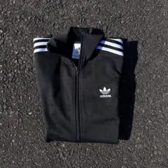 ジップパーカー