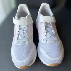adidas 21センチ　コアファイト