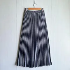 美品　メゾンドテレーズ　ロングプリーツスカート　ブルー系のサムネイル