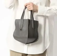 ヒロフ　ヌーボラ　レザー ハンドバッグのサムネイル