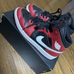 Nike Air Jordan 1 赤黒ハイカットスニーカー