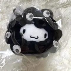 大阪関西万博サンリオ黒ミャクミャクなりきりぬいぐるみBC カラビナ　シナモロール