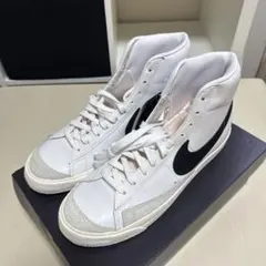 (7/15まで限定価格)NIKE BLAZER MID 77 VINTAGEのサムネイル