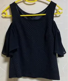 CECILMcBEE トップス ブラック 黒 肩見せ 肩出し M セシルマクビー