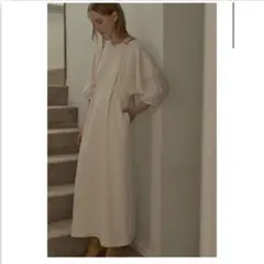 MANOF VOLUME SLEEVE ONE PIECE アイボリー　S