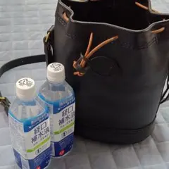 ヘルツ　HERZ 巾着ショルダーポシェット M　ブラック