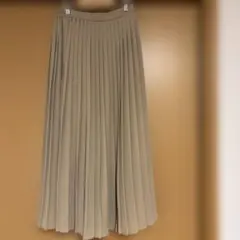 UNIQLOシフォンプリーツロングスカート　ベージュ　　S size