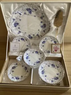 【新品】ナルミ　NARUMI BONE CHINA サーバー付きケーキ皿セット