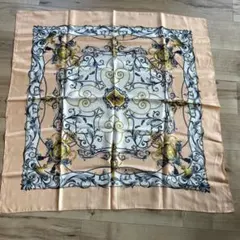 アラベスク・花瓶柄 大判スカーフ ピンク系