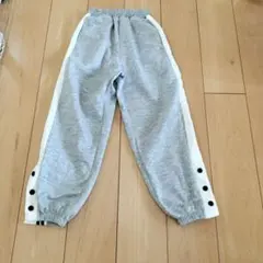 グレー サイドライン ボタン付きロングパンツ　150cm