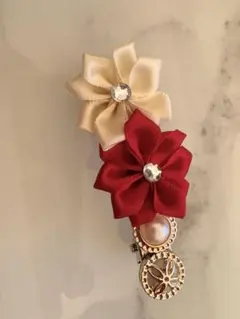 ハンドメイド花モチーフ ヘアクリップ 赤 白