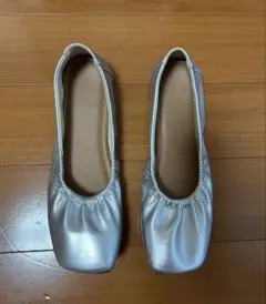 【新品未使用 】GU シルバー　ギャザーフラットシューズバレエ Ｌサイズ