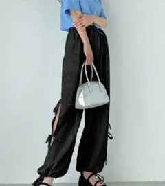 サイドスリットリボンカーゴパンツ