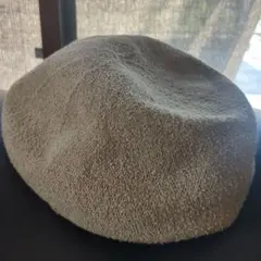 ベージュ ベレー帽