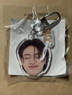 K-POP 笑顔のアクリルキーホルダー