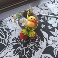 いちごと小鳥のあみぐるみ