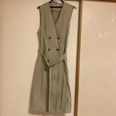 ベージュ ダブルブレスト ノースリーブ ワンピース