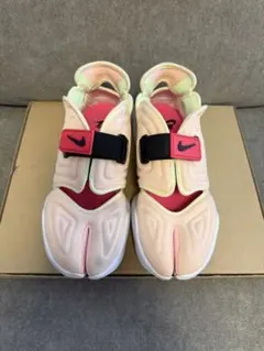 土日のみお値下げ 25cm 新品 NIKE アクアリフト ホワイト 箱無しタグ付 土日のみお値下げ 25cm 新品 NIKE アクアリフト ホワイト 箱無し